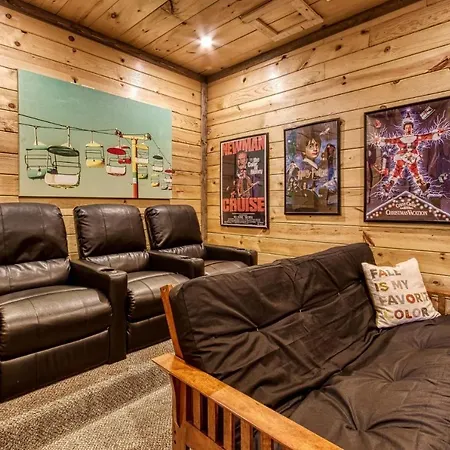 Ern822 - Smoky Oasis - Great Location, Private Indoor Heated Pool! Cabin